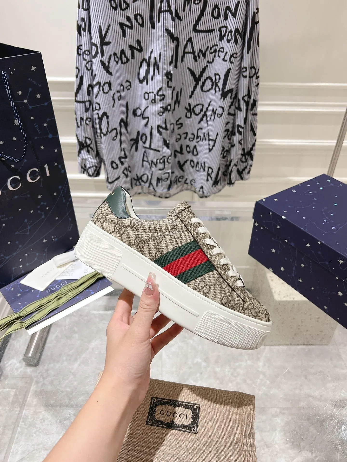 ACE LIGHT Voice-controlled TRAINER SUPREME GG CALFSKIN Client-focused 30 BROWN Gucci