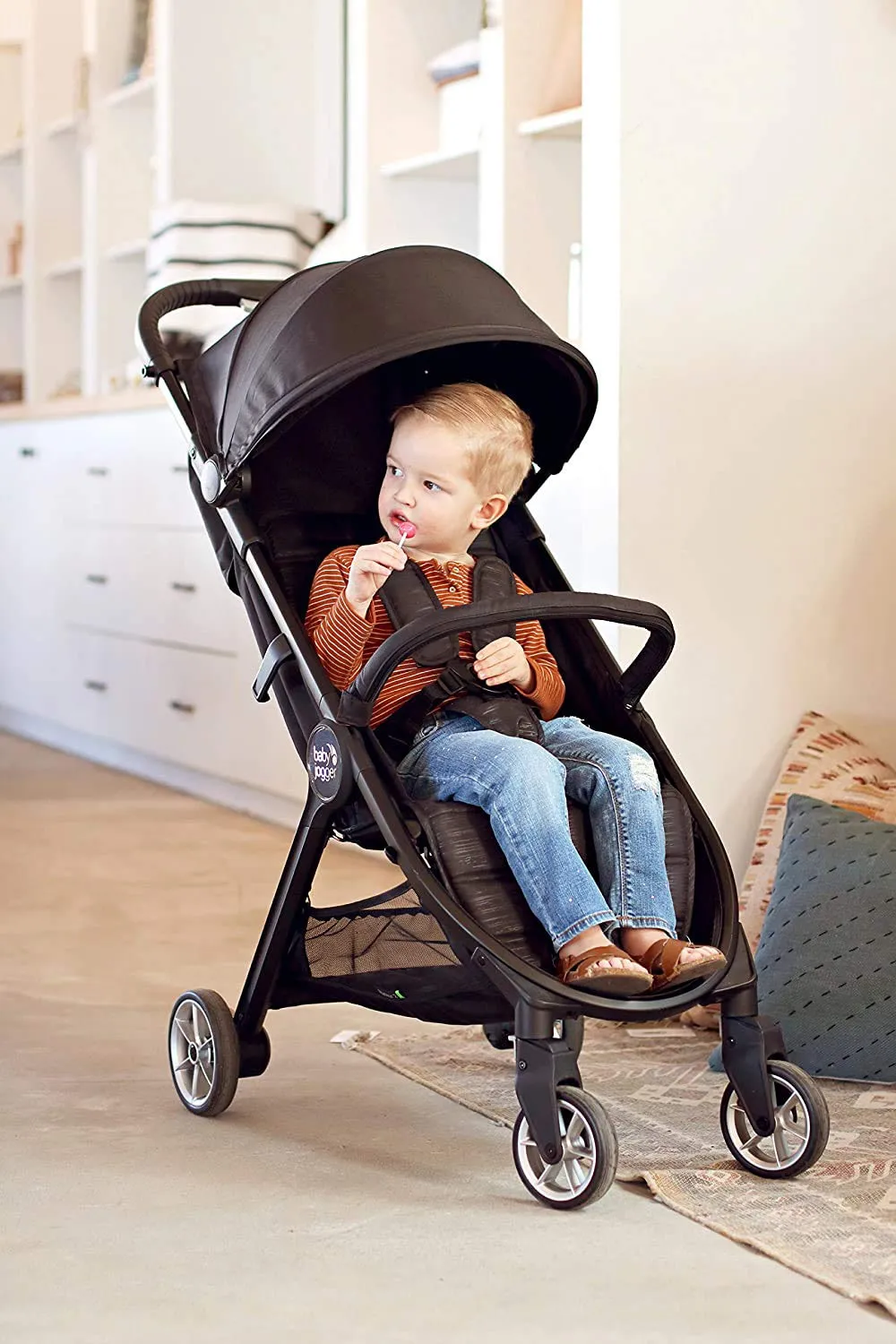 Baby Jogger City Tour 2 Ultra-Compact Carry-On Approved Travel Stroller in Pitch Black Lightweight Easy Fold Ideal for Traveling and Everyday Adventures