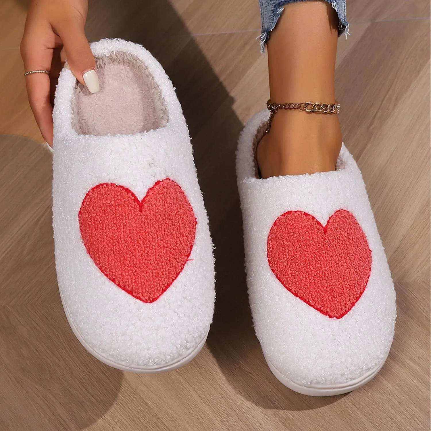Christmas Slippers Reindeer Slippers for Women and Men Holiday Halloween Slippers Indoor Bedroom Fluffy Warm Fleece Slippers Winter Soft Cozy Home Non-Slip Soft Plush Slip-on Wool Lined House Shoes