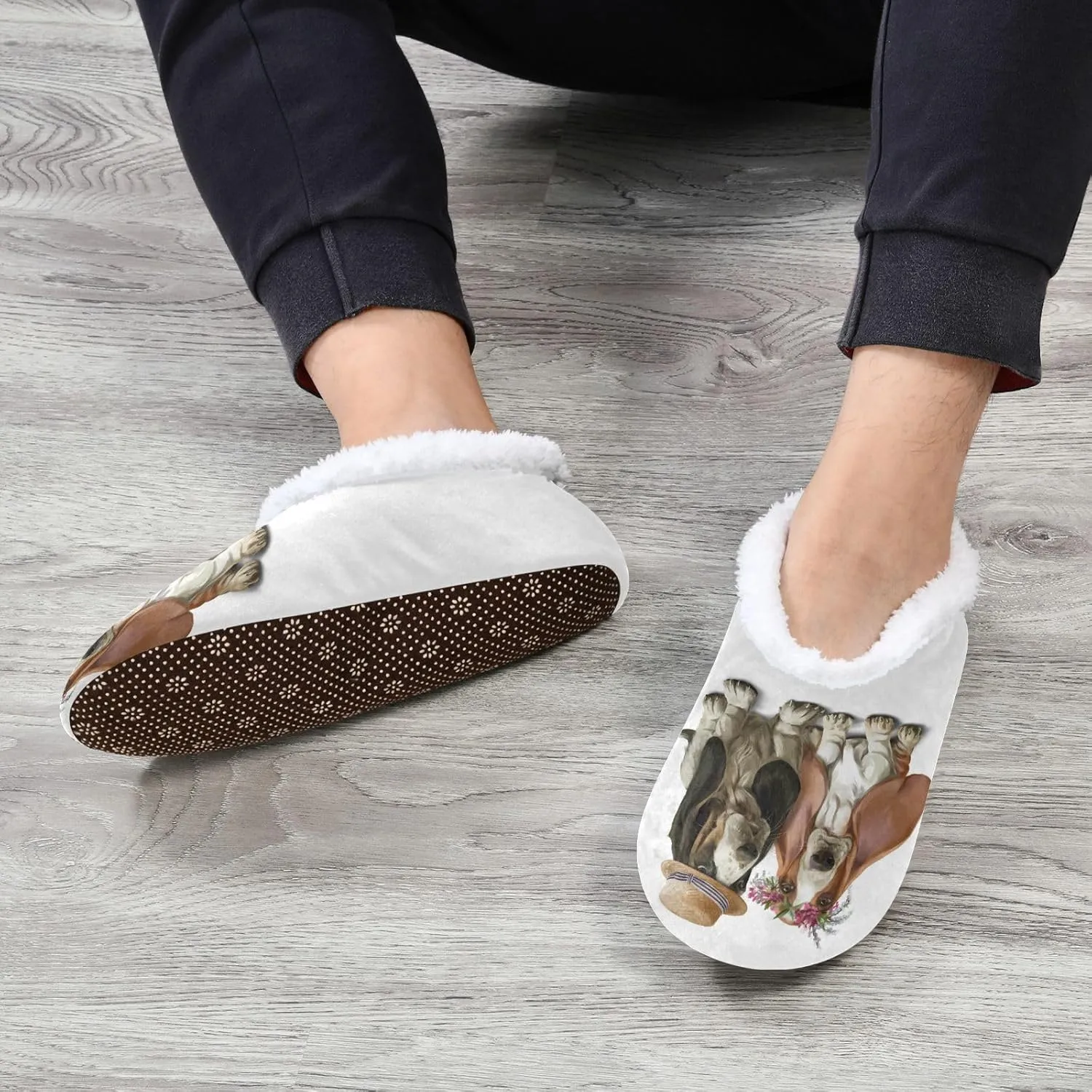 Dussdil Basset Hounds Hat Wreath Home Winter Slippers Spa Travel House Slipper Soft Memory Foam Slipper Non Slip for Women Men Hotel Bedroom Shoes Slippers M