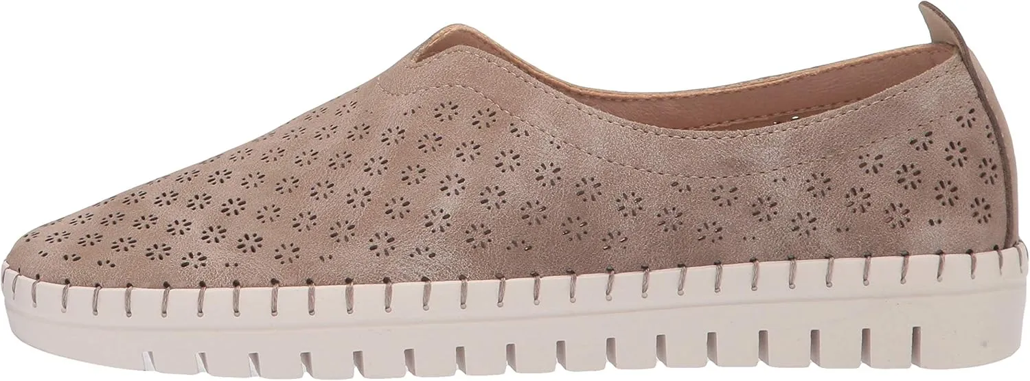 Easy Street Women's Flat Sneaker