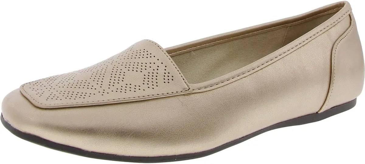 Easy Street Women's Thrill Perf Sneaker