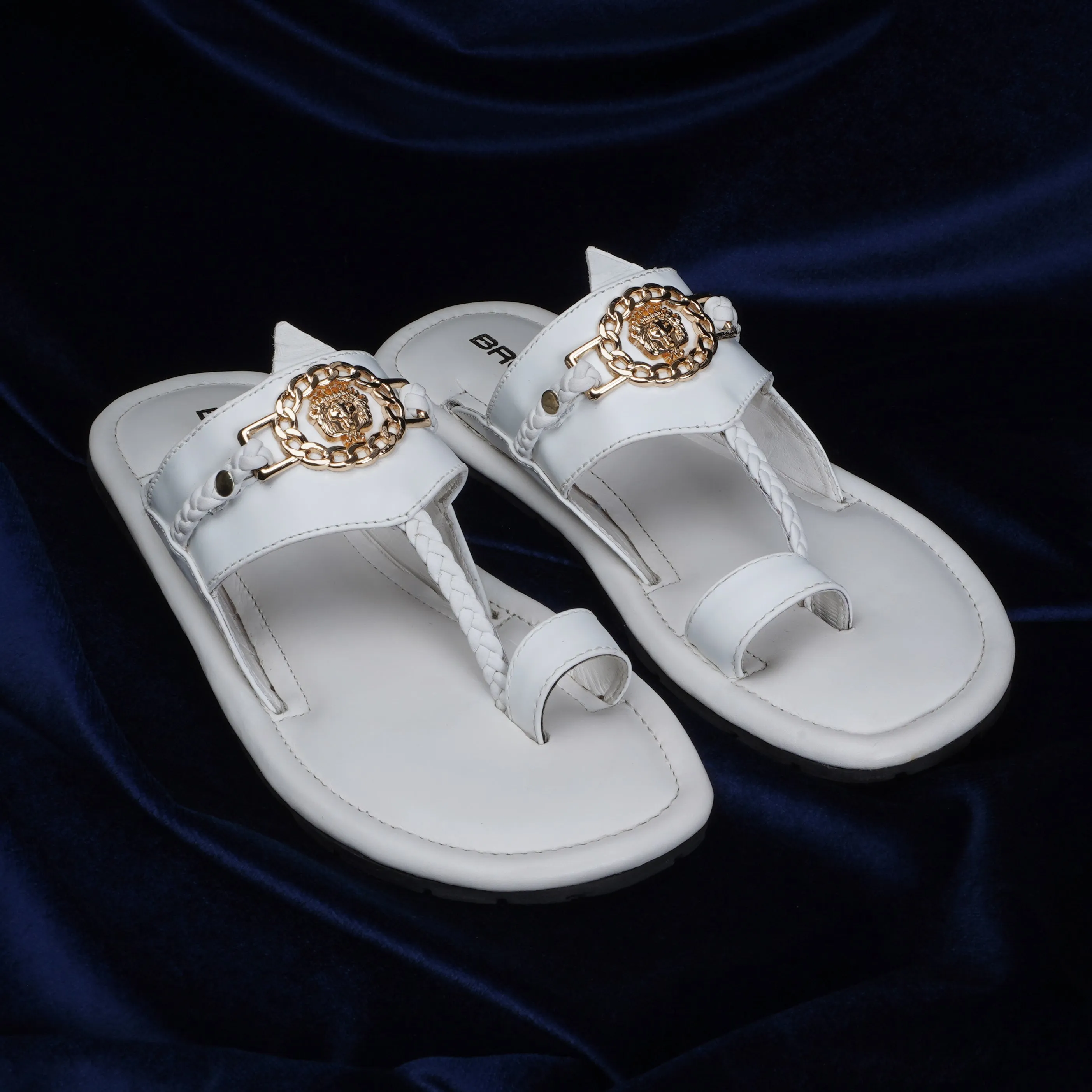 Exotic White Kolhapuri Slipper