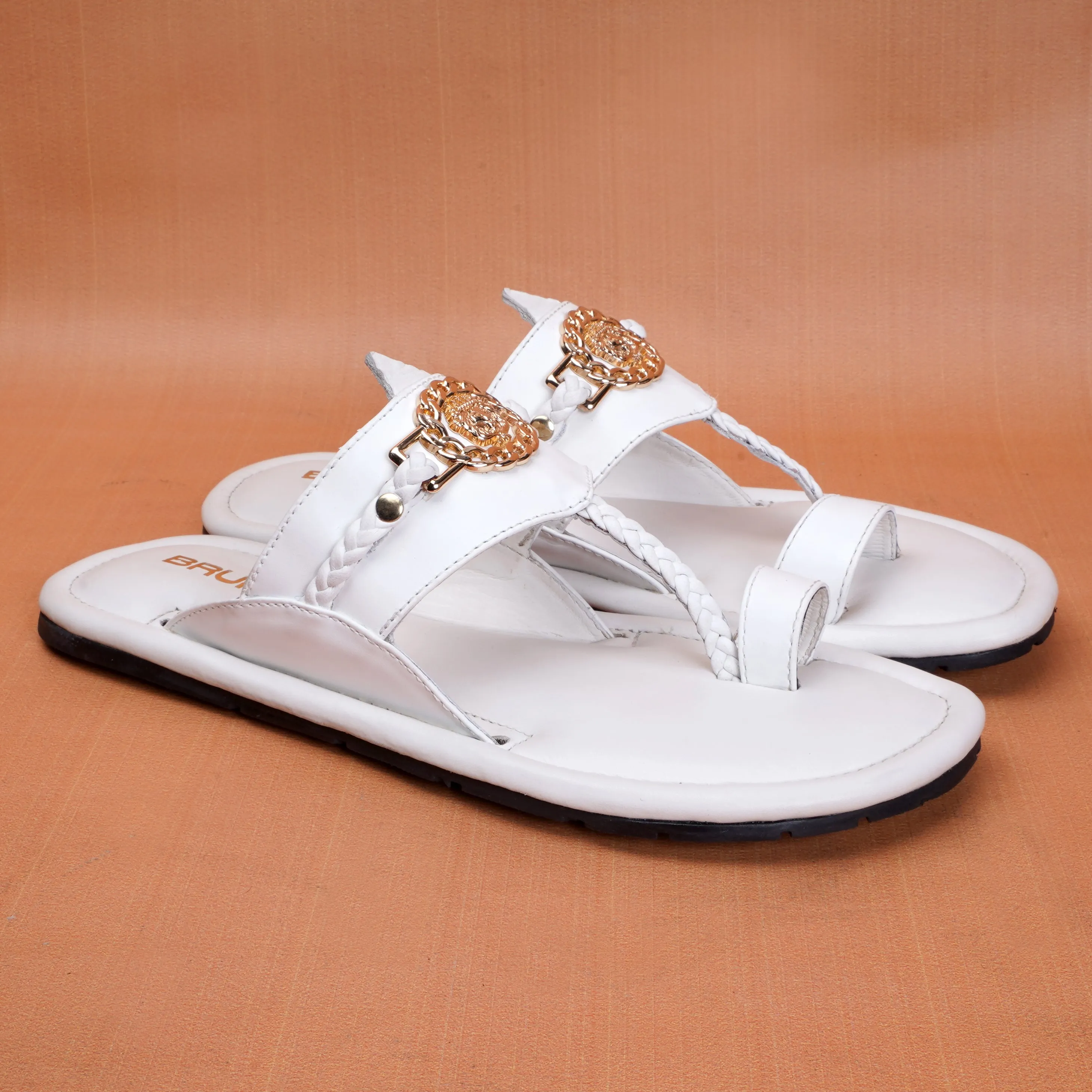 Exotic White Kolhapuri Slipper