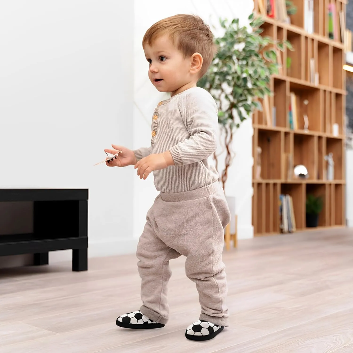 festooning Toddler Boys Girls Football Slippers Soft Fuzzy Slip-Ons Little Kid Warm Indoor House Slipper Shoes