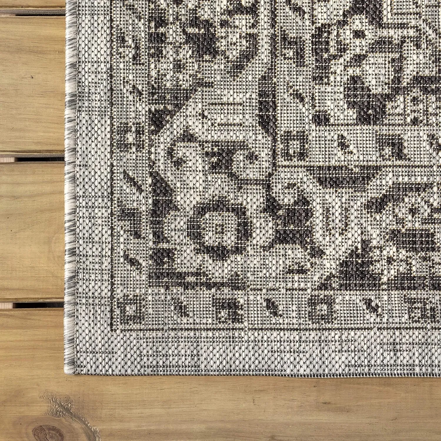 JONATHAN Y SMB102D-5 Rozetta Boho Medallion Textured Weave Indoor Outdoor Area -Rug Coastal Bohemian Rustic Glam Easy -Cleaning Bedroom Kitchen Backyard Patio Non Shedding, 5 X 8, Gray/Black