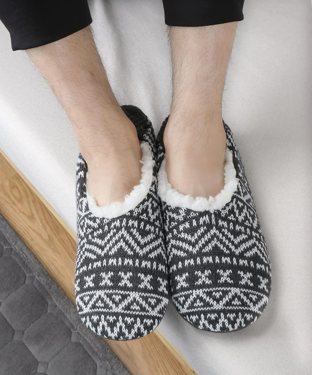 Mens Cozy Soft Sole Slipper Socks With Non Skid Bottoms, Warm Slipper Socks With Grippers For Men, Fuzzy House Slippers