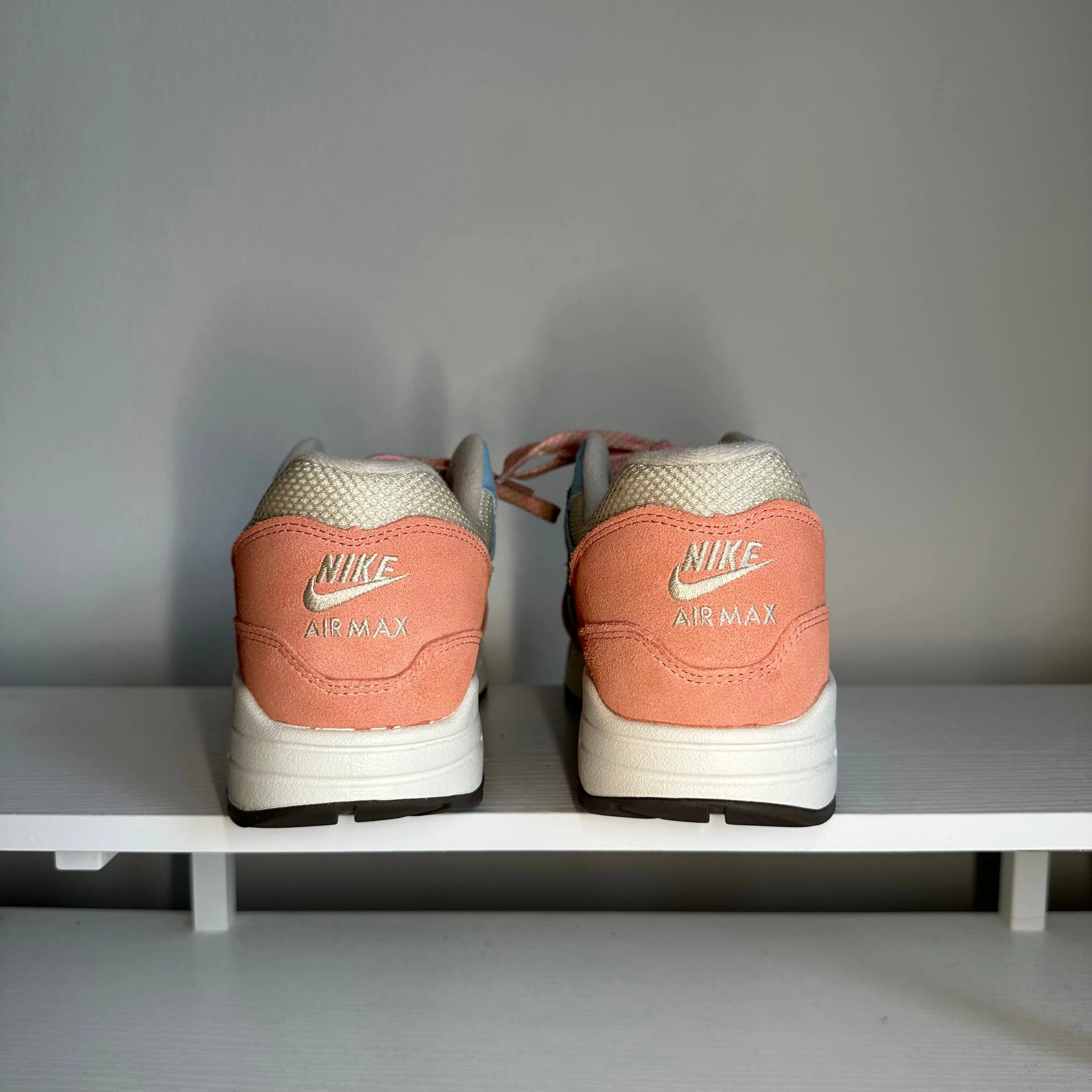 Nike Air Max 1 Light Madder Root Worn Blue *pre-owned* (SIZE 9)