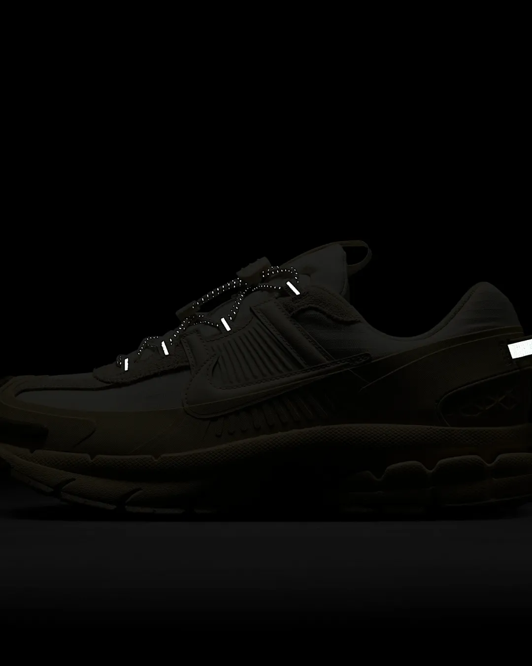 Nike Zoom Vomero Roam "Light Khaki" Sneakers
