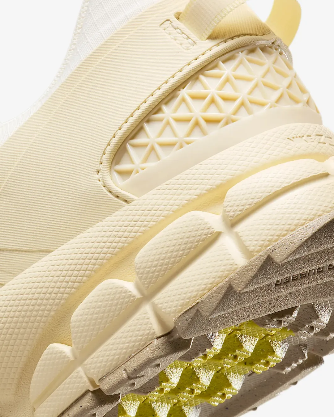 Nike Zoom Vomero Roam "Light Khaki" Sneakers