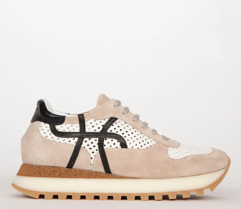 Peace Sneaker