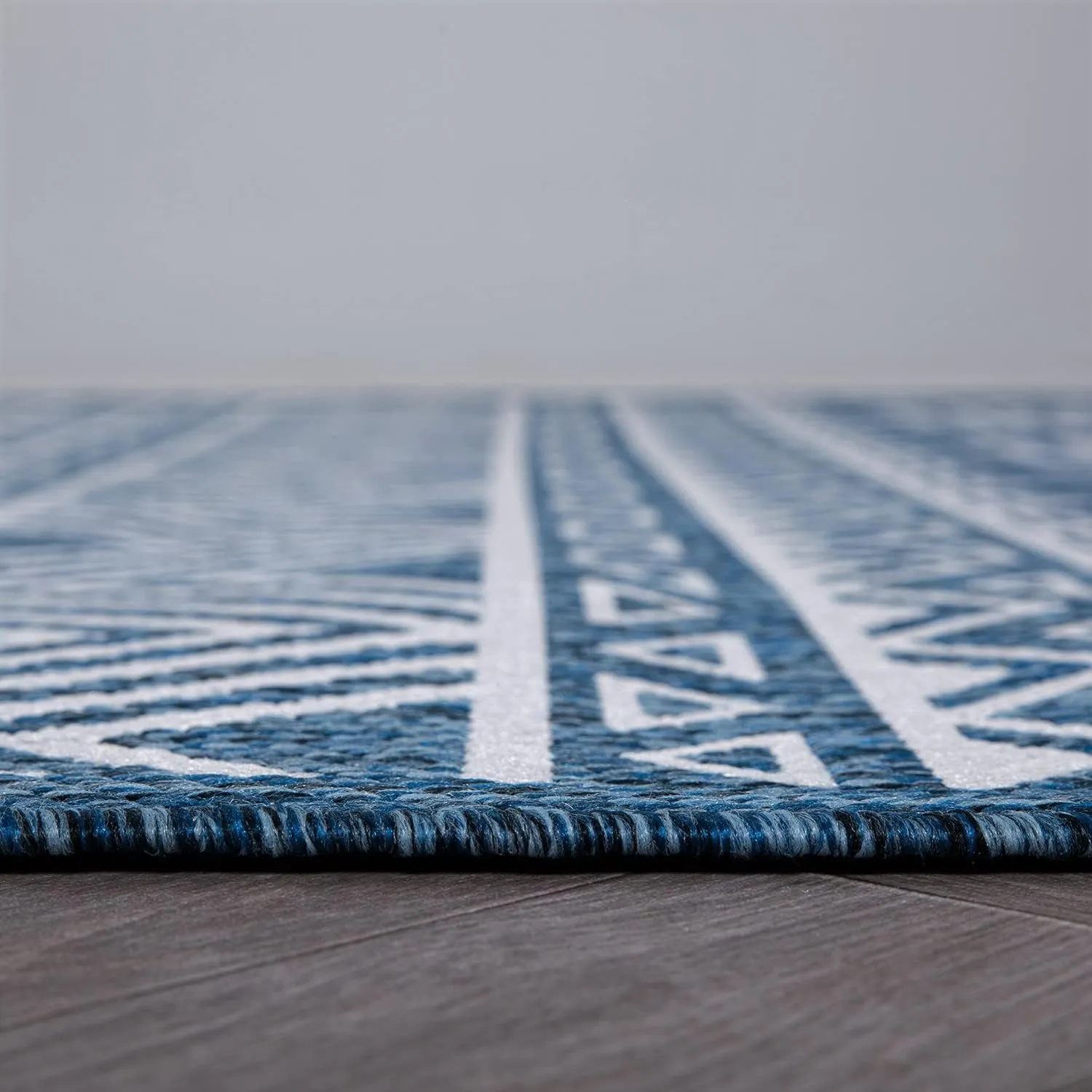 Rugshop Lecce Distressed Geometric Bohemian Textured Flat Weave Easy Cleaning Outdoor Rugs for Deck,Patio,Backyard Indoor/Outdoor Area Rug 2' x 3' Navy