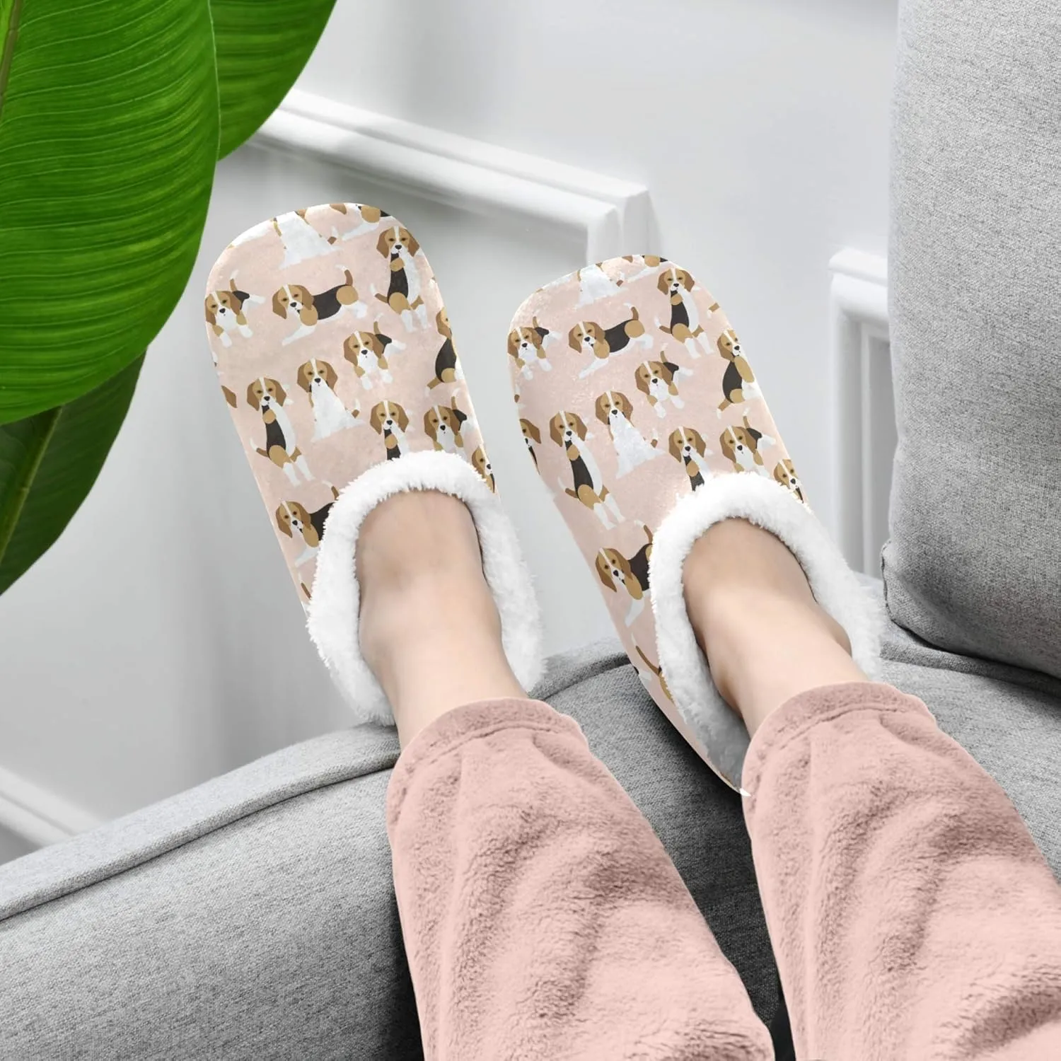 Slipper for Women and Men Fuzzy Memory Foam Soft House Shoes Anti-Skid Sole Coral Fleece House Slipper Beagle Dog On Brown M-XXL