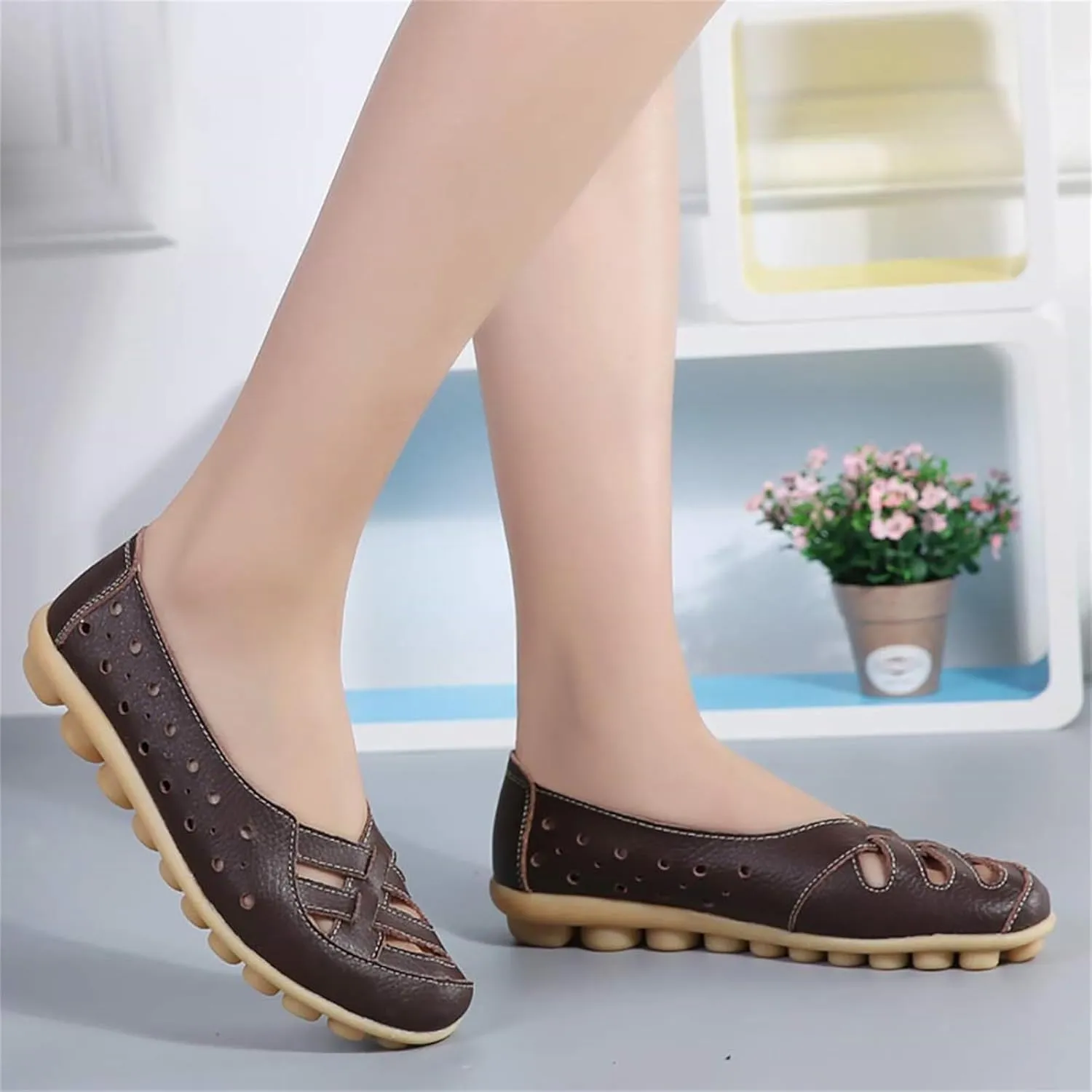 Soft Comfortable Sandals for Women Comfortable Hollow Out Slip On Loafers Flat Arch Support Round Toe Non-Slip Shoes Breathable Orthopedic Beach Shoes for Walking Driving