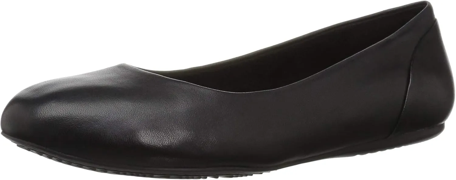 SoftWalk Women's Sonoma Mary Jane Flat