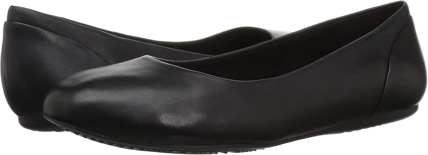 SoftWalk Women's Sonoma Mary Jane Flat