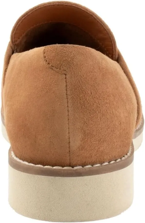 SoftWalk Women's Walsh Loafer