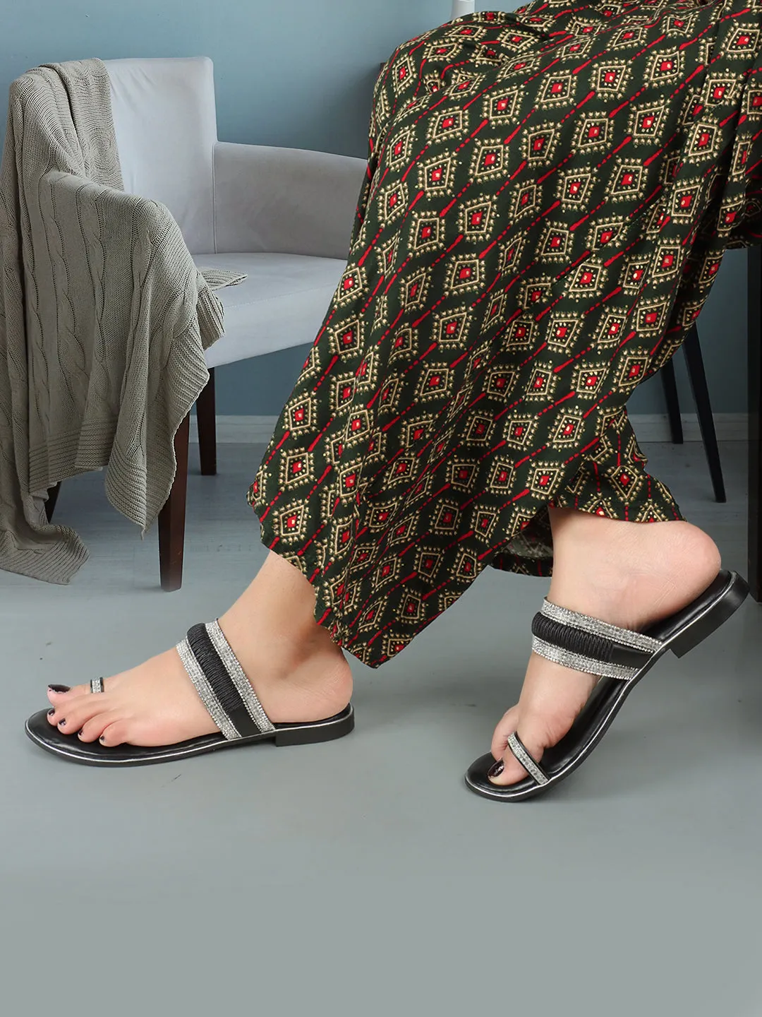 Sophisticated & Sleek Embroidered Design Ethnic Flat Slippers