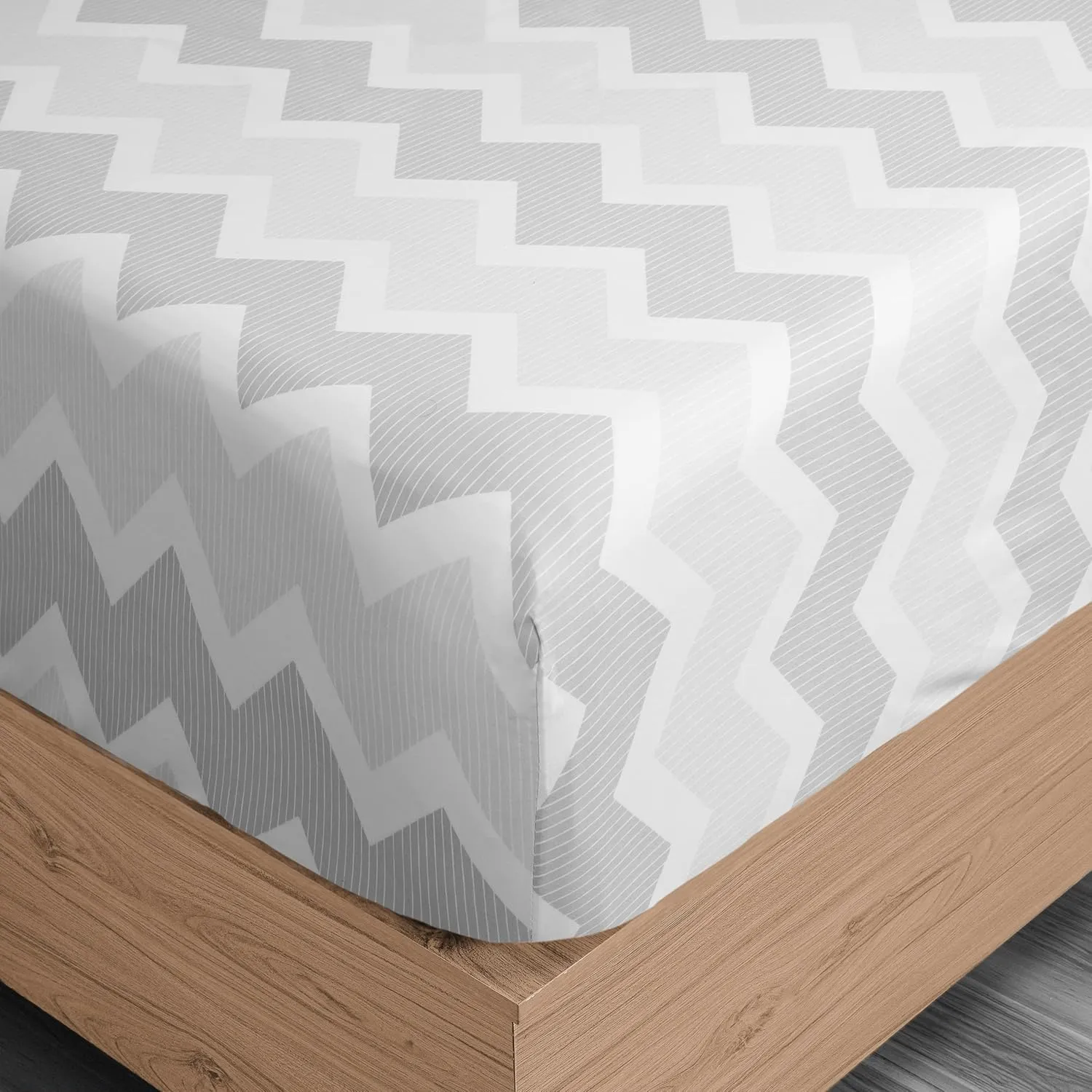 Utopia Bedding Queen Sheet Set, Soft Microfiber 4 Piece Bed Sheets with 15" Deep Pocket - Easy Care Brushed Microfiber (Chevron - Grey)
